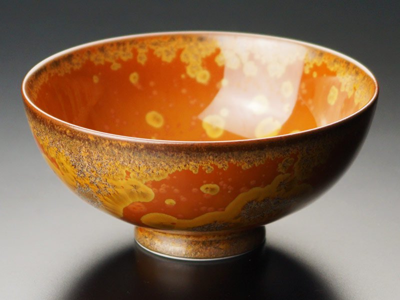 有田焼の飯碗 金華紋。口径11.3cm、高さ5.5cm、重さ160g